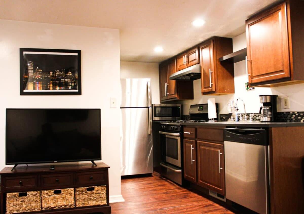 1 Bed Apt - Amazing Location 1 Block To Carson St Pittsburgh Buitenkant foto